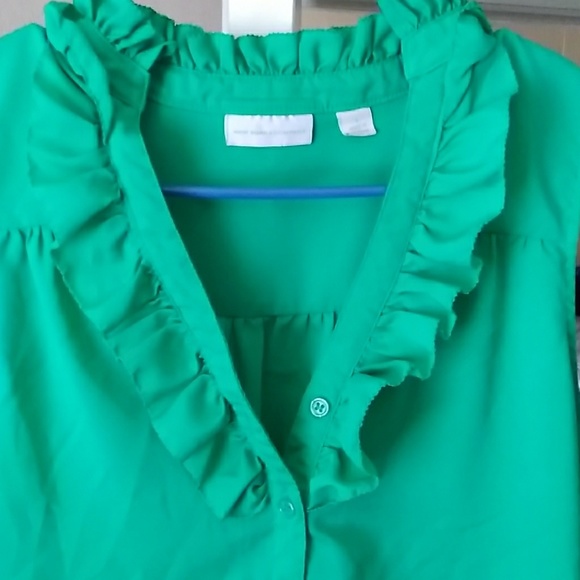 Top - Picture 2 of 4